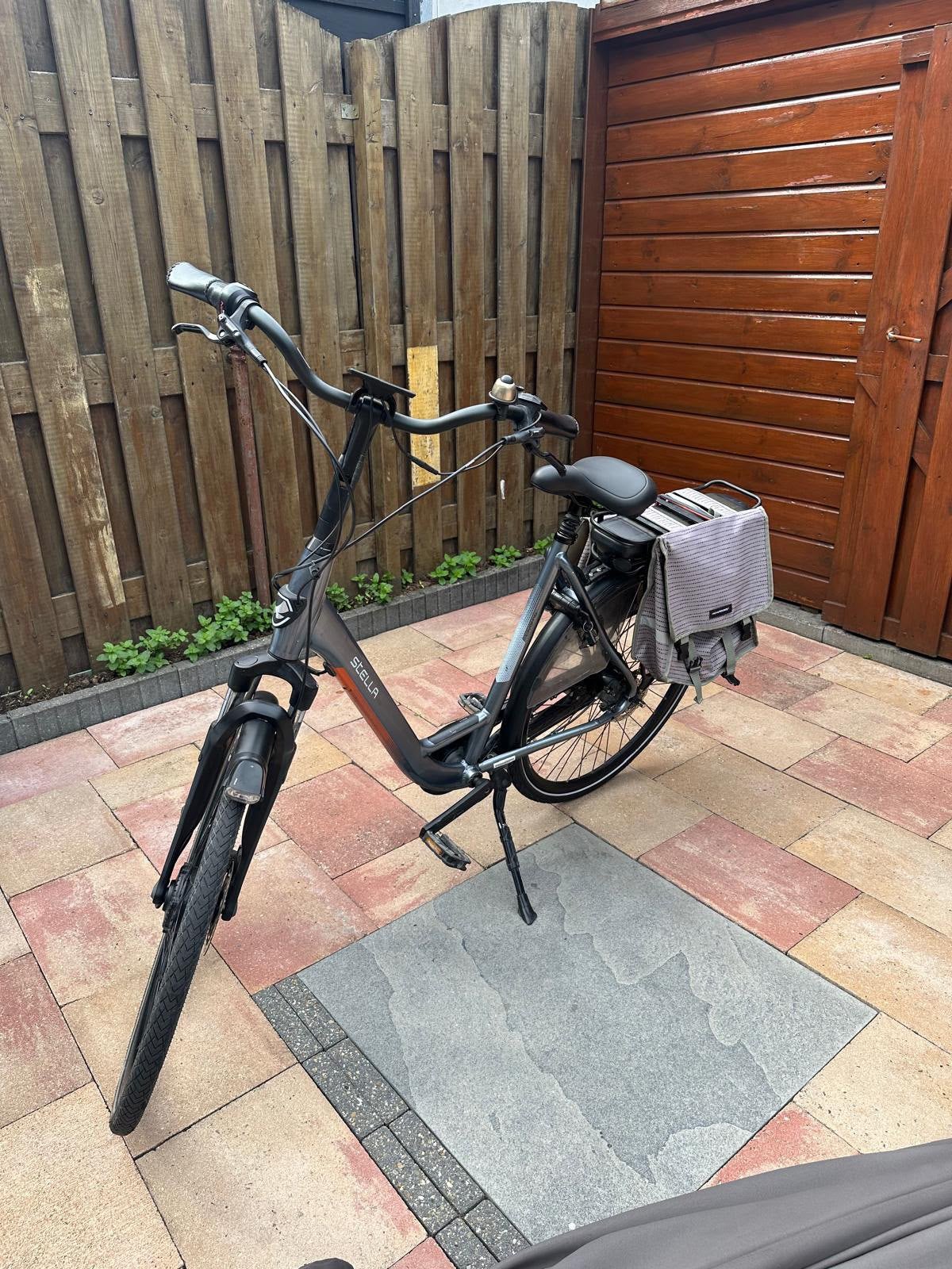 Elektrische Stella damesfiets, Fietsen en Brommers, Zo goed als nieuw, 51 tot 55 cm, 50 km per accu of meer, Ophalen