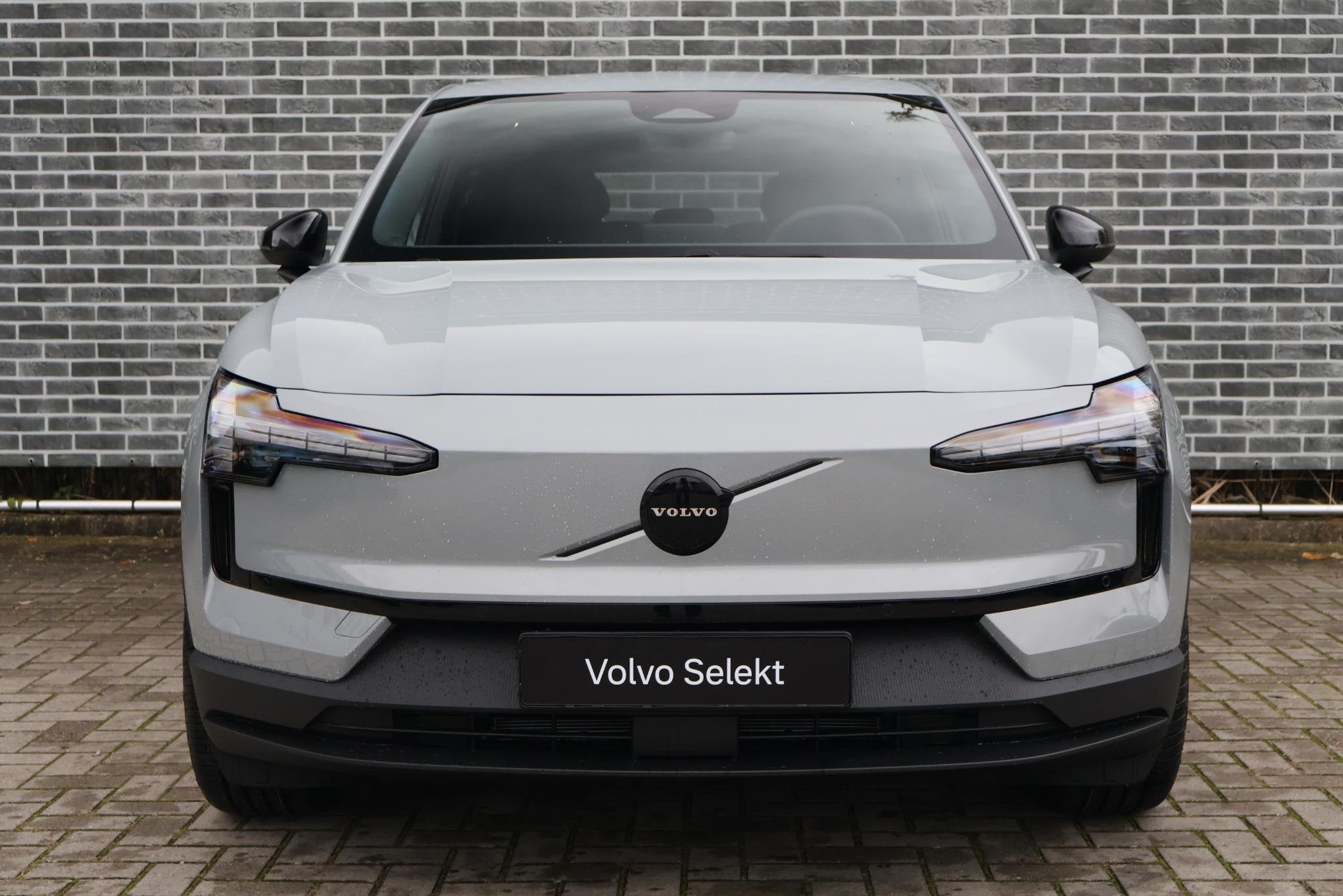 Volvo EX30 P5 Long Range Plus Black Edition Europa 69 kWh |, Auto's, Automaat, 12 maanden, Achterwielaandrijving, Nieuw