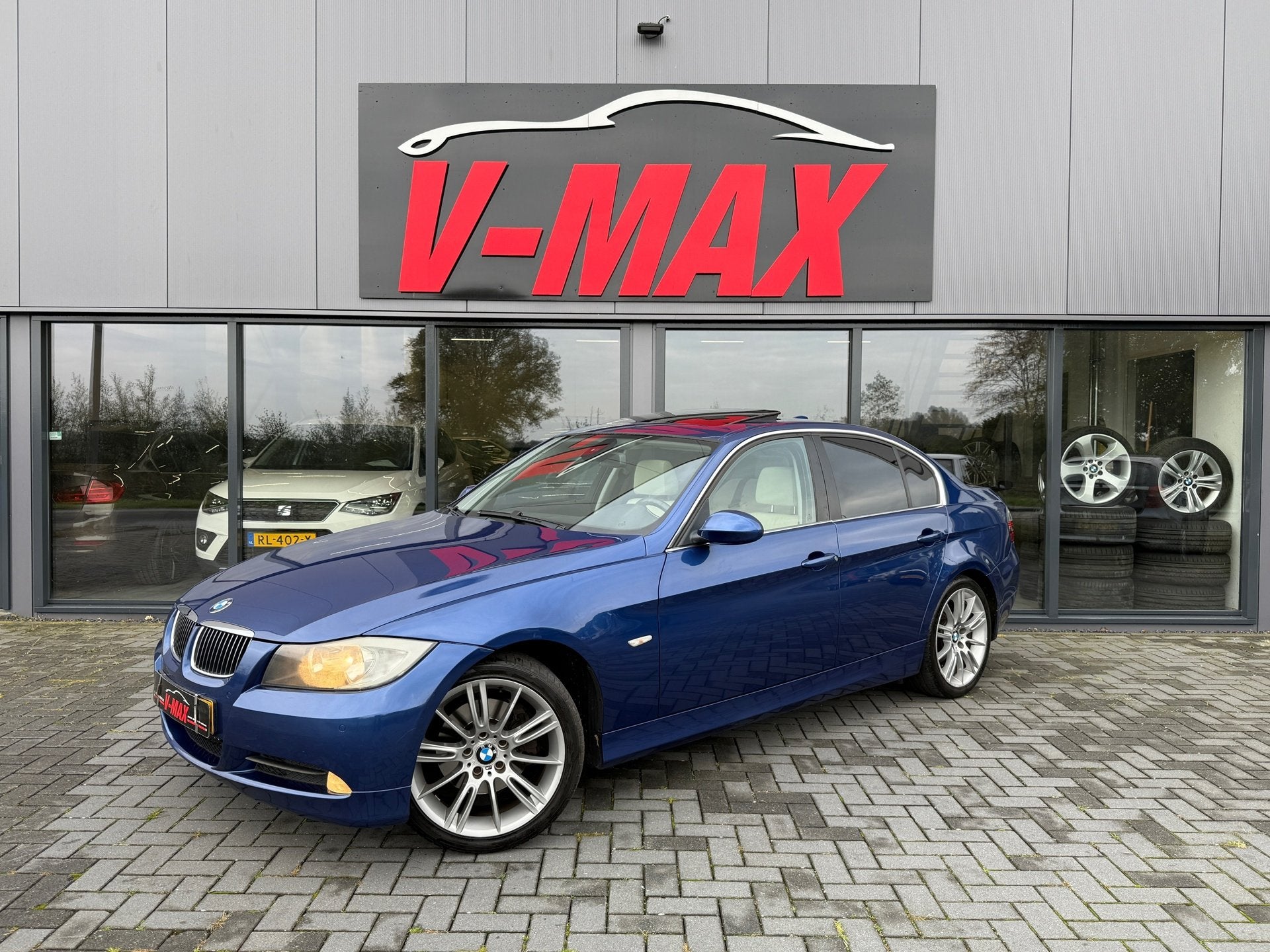 BMW 325i 3.0 AUT Sedan Schuifdak Leder Stoelvw Clima, Automaat, 745 kg, Achterwielaandrijving, Gebruikt