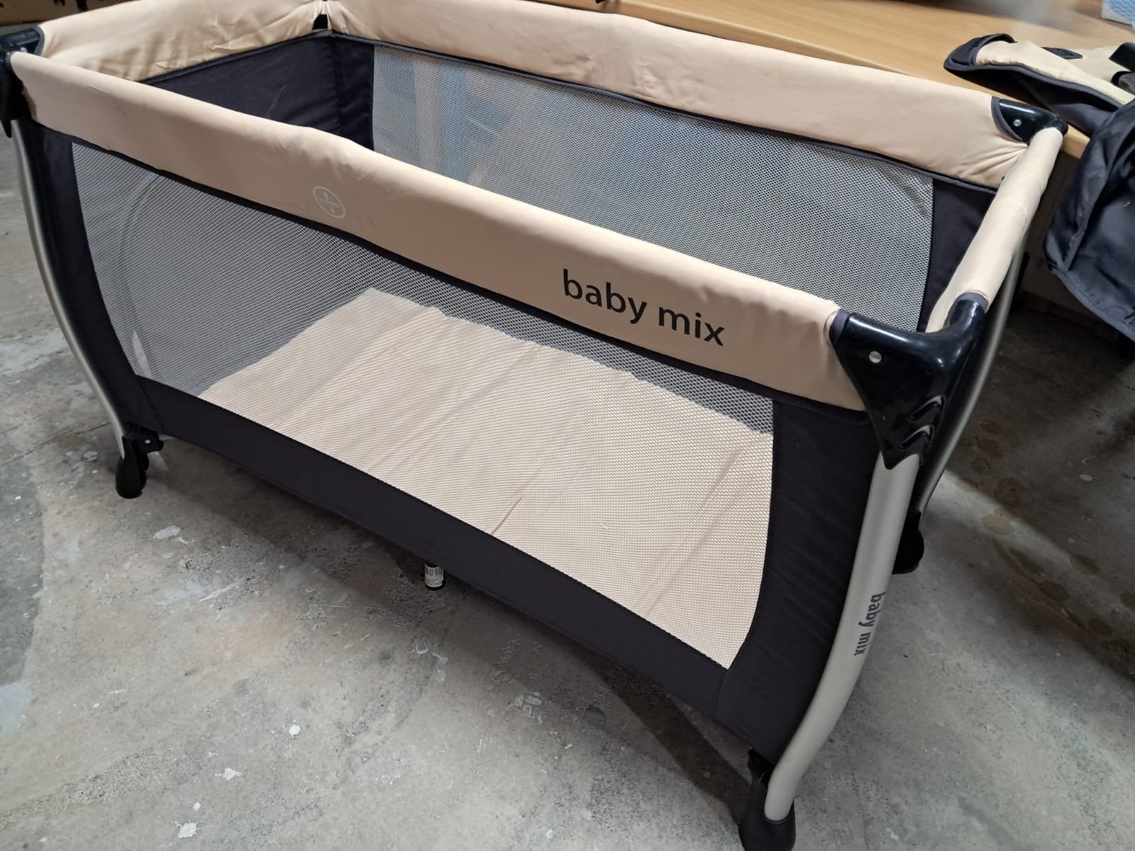 Campingbedje - Compact en Handig, Kinderen en Baby's, Ophalen, Gebruikt, Reisbedje