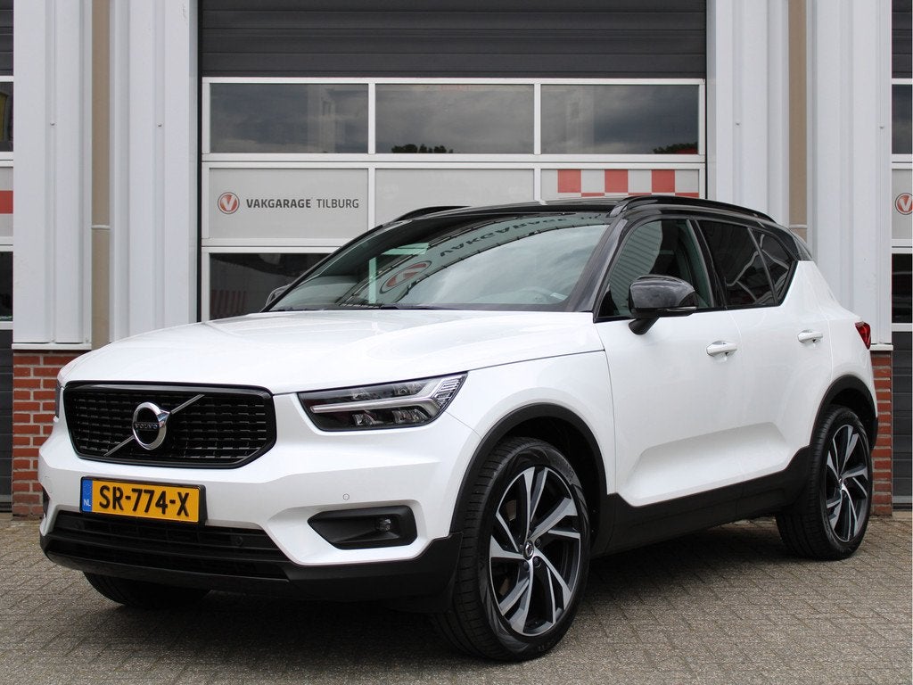 Volvo XC40 2.0 T4 190PK R-Design Automaat /NAVI/Panoramadak/, Auto's, Volvo, 15 km/l, Euro 6, 1969 cc, Wit