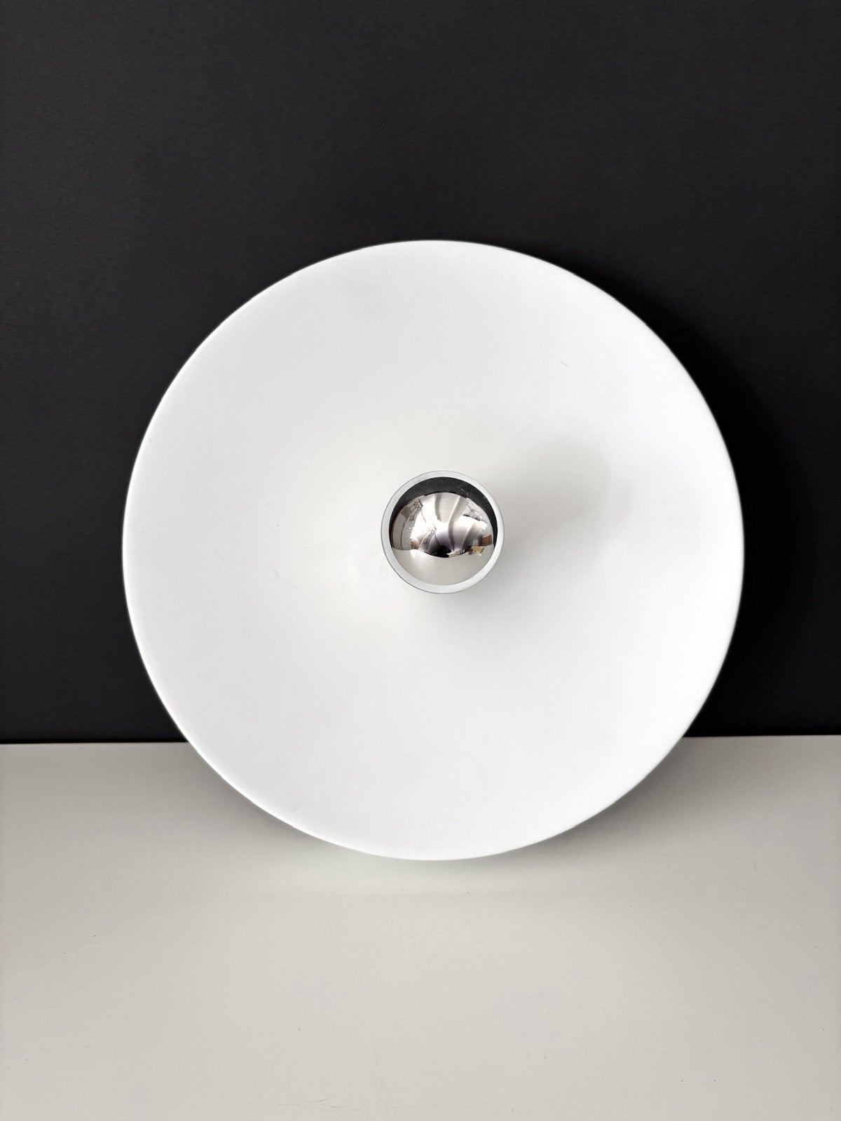 Prachtige wandlamp van Charlotte Perriand voor Les Arcs ‘70s, Metaal, Wit, Gebruikt, -