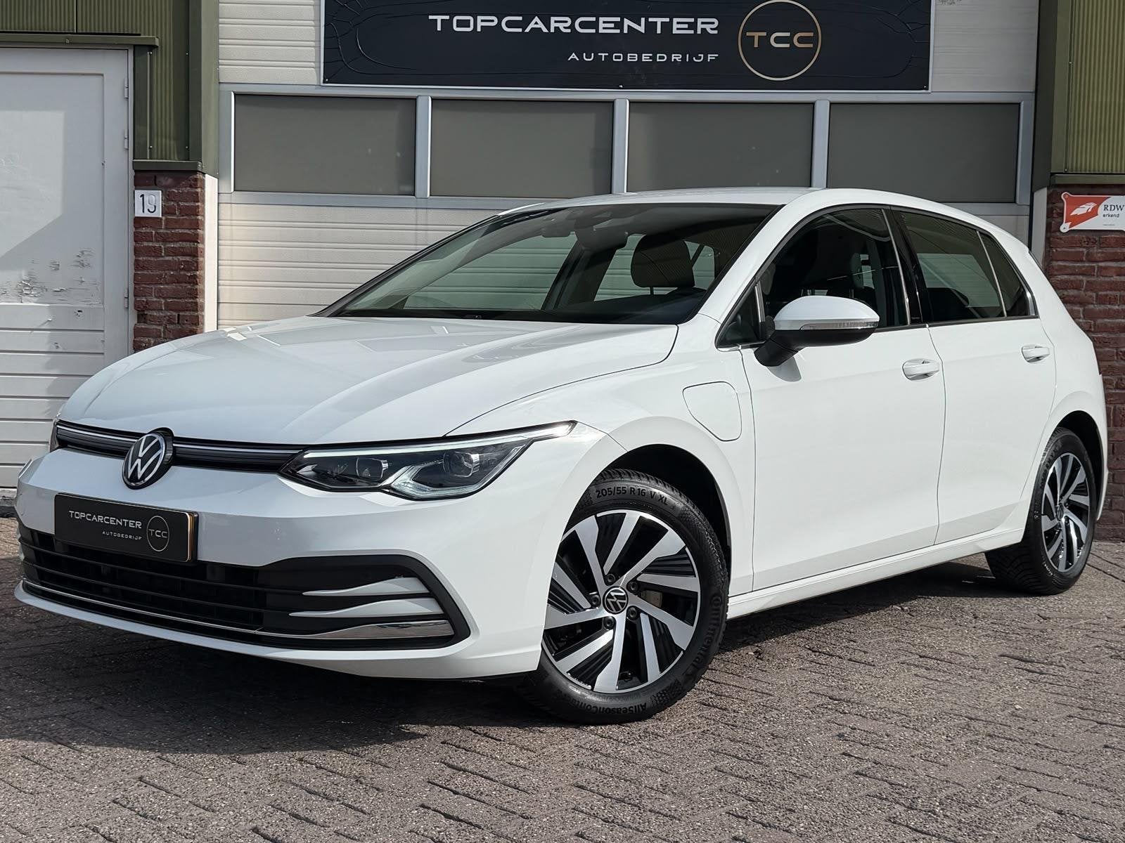 Volkswagen Golf 1.4 eHybrid Style/STOELV/CARPLAY/PARKS/APK, 1490 kg, Gebruikt, Euro 6, 4 cilinders