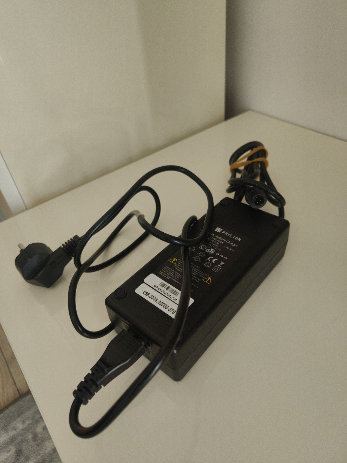 Phylion Li-ion Batterijlader JCL084V42M 42V 2.0A, Gebruikt