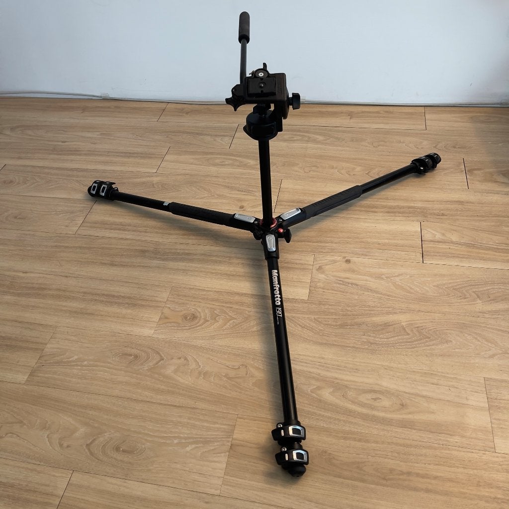 Manfrotto MT190XPRO3 prof. statief + Manfrotto videokop, Gebruikt, 150 tot 175 cm, Manfrotto, Met balhoofd