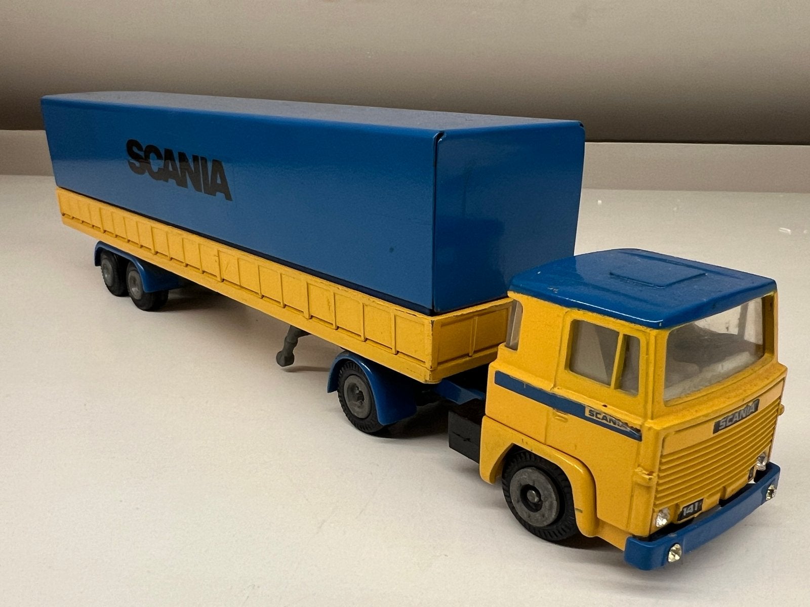 Tekno Scania 141 vrachtwagen met oplegger - Speelgoedmodel, Ophalen of Verzenden, Gebruikt, Overige merken