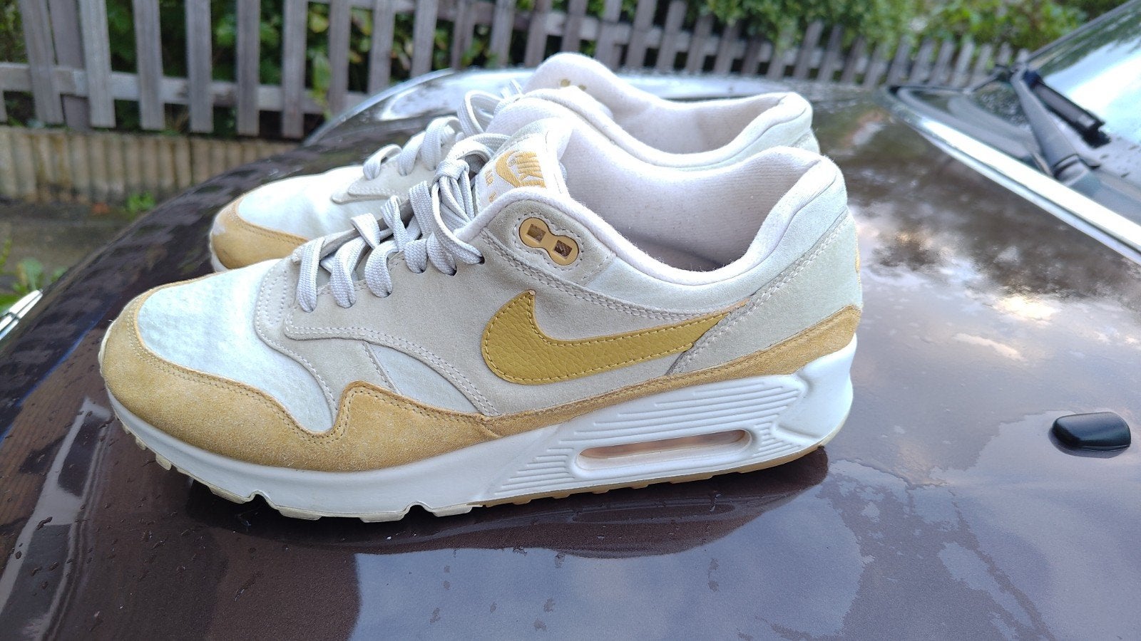 Nike Air Max 90/1 Guava Ice Wheat Gold AQ1273-800, Overige kleuren, Nike, Ophalen of Verzenden, Sneakers of Gympen