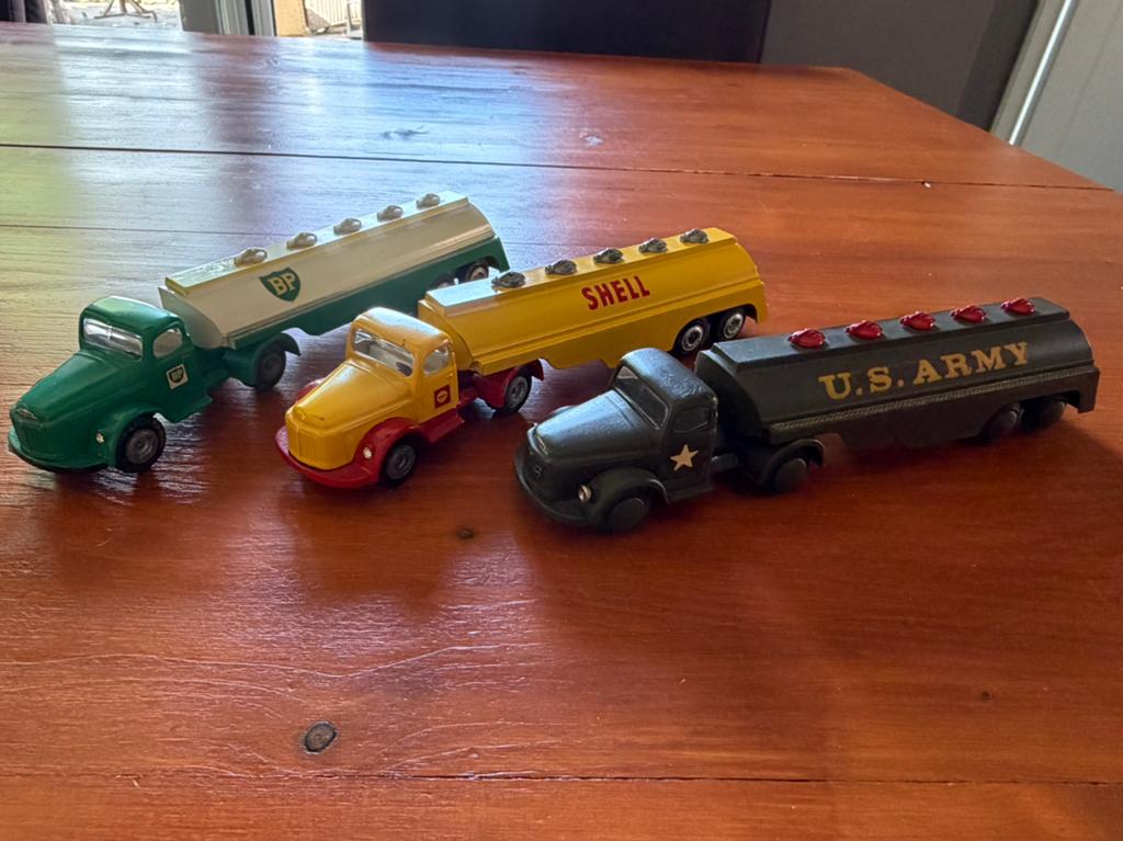 TEKNO DENMARK VOLVO TANKERS, Hobby en Vrije tijd, Modelauto's | 1:50, Ophalen of Verzenden, Zo goed als nieuw, Bus of Vrachtwagen