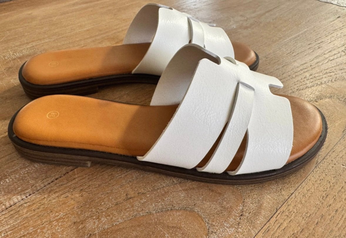 Nieuwe witte slippers, Ophalen of Verzenden, Nieuw, Wit