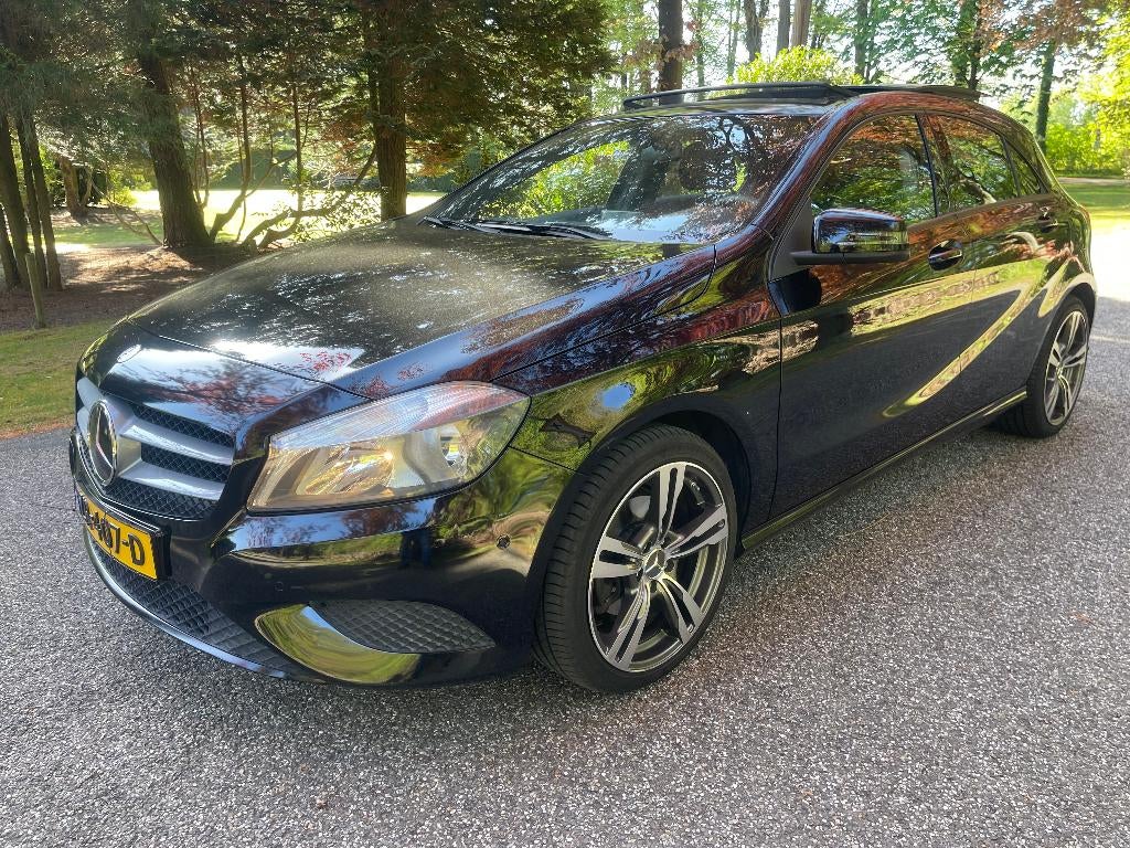 Mercedes-Benz A-Klasse A200 / 113km / Automaat / Schuifdak, Euro 5, 1295 kg, Adaptieve lichten, Zwart
