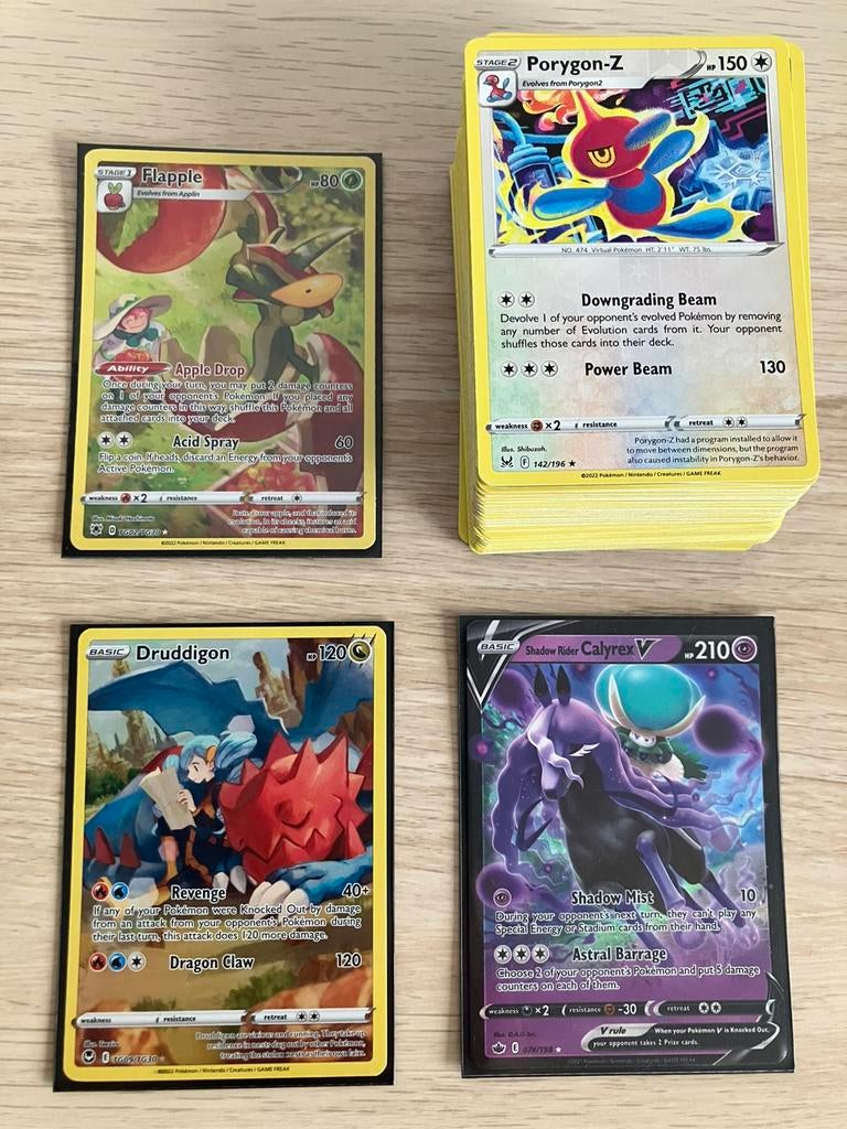 KADO TIP Set van 100 verschillende originele Pokemon kaarten, Ophalen of Verzenden, Zo goed als nieuw, Meerdere kaarten, Foil