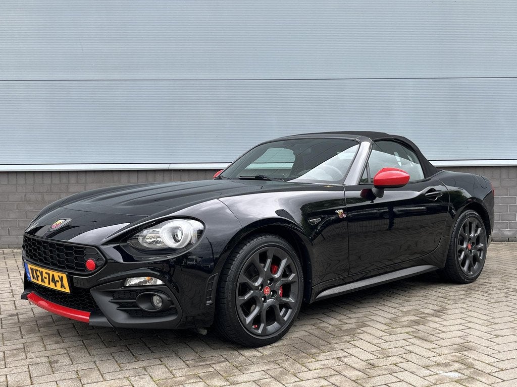 Fiat 124 Spider Abarth 1.4 MultiAir Turbo 170 pk Automaat, Auto's, Gebruikt, 4 cilinders, Cabriolet, Zwart