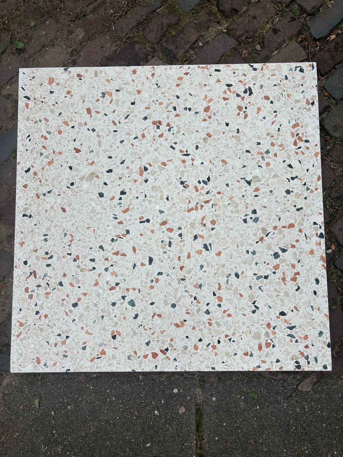 Drie schitterende grote natuurstenen terrazo tegels, Ophalen, Nieuw, Minder dan 5 m², Vloertegels