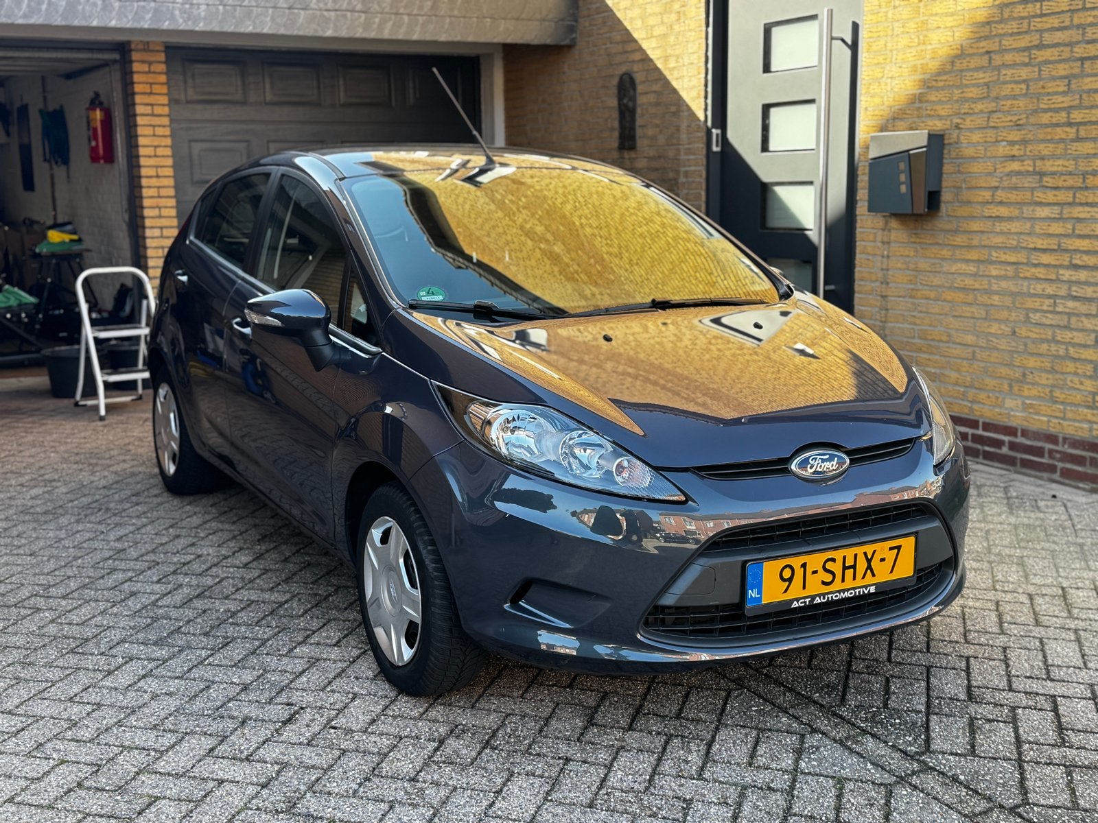 Ford Fiesta 2011 – Slechts 40.000 km – Dealer onderhouden, Auto's, 4 cilinders, 82 pk, Handgeschakeld, Particulier