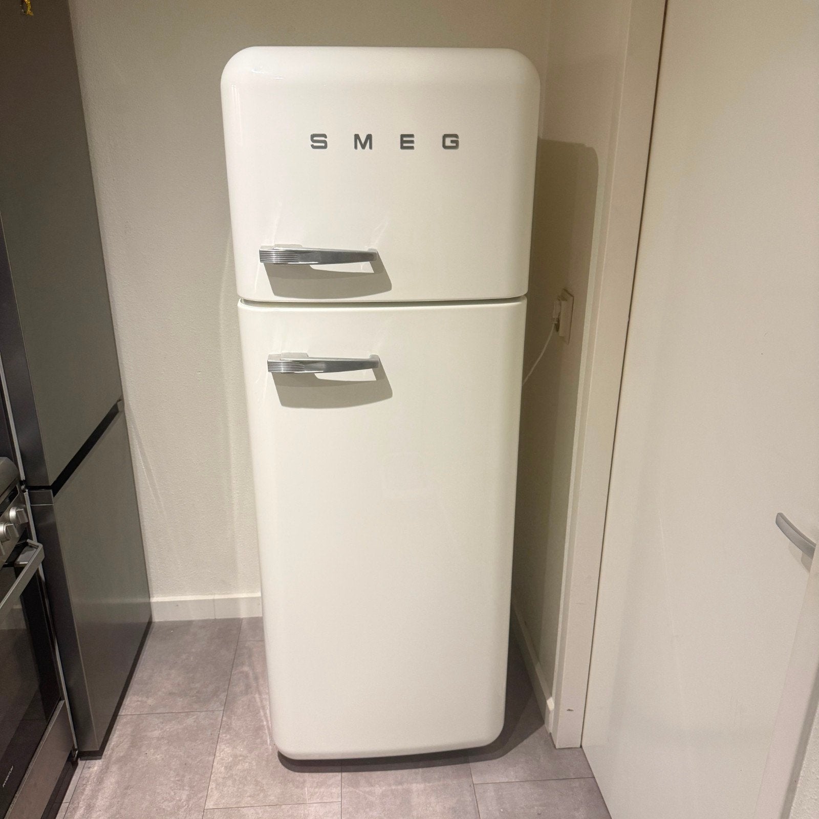 Smeg Koelkast met vriesvak - wit-crème Retro Design, Ophalen