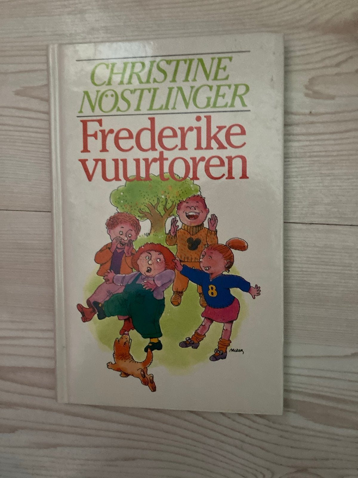 Frederike vuurtoren - Christine Nöstlinger, Boeken, Ophalen of Verzenden, Zo goed als nieuw