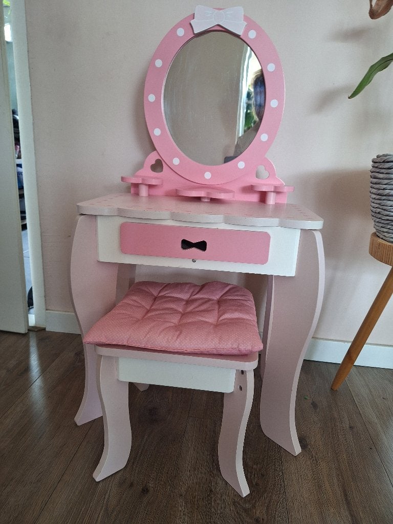 Schattig make up tafeltje, Ophalen, Gebruikt, Tafel(s) en Stoel(en)