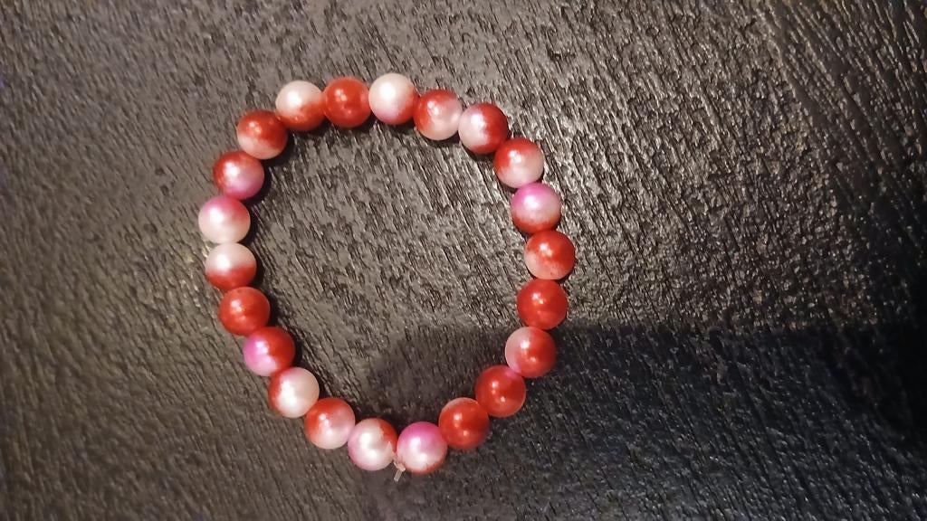 Armband met grote rode kralen - Trending, Overige materialen, Nieuw, Ophalen of Verzenden, Met bedels of kralen