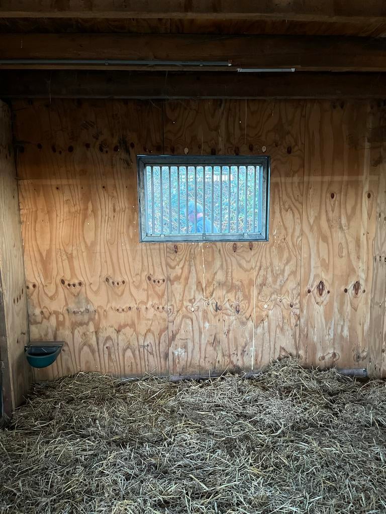 Stalraam / stalluik met tralies en glas, Dieren en Toebehoren, Ophalen, Zo goed als nieuw, Overige soorten