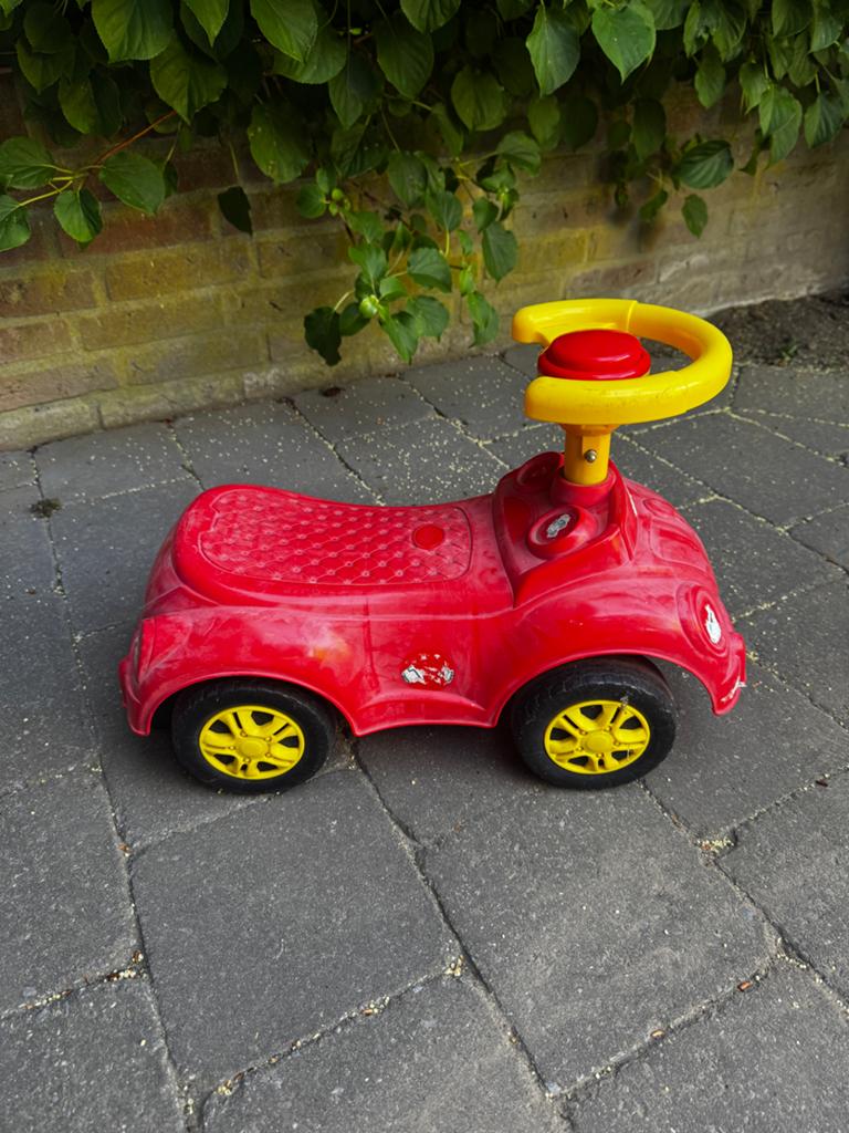 Rode loopauto met geluid, Ophalen of Verzenden, Gebruikt, Loopvoertuig
