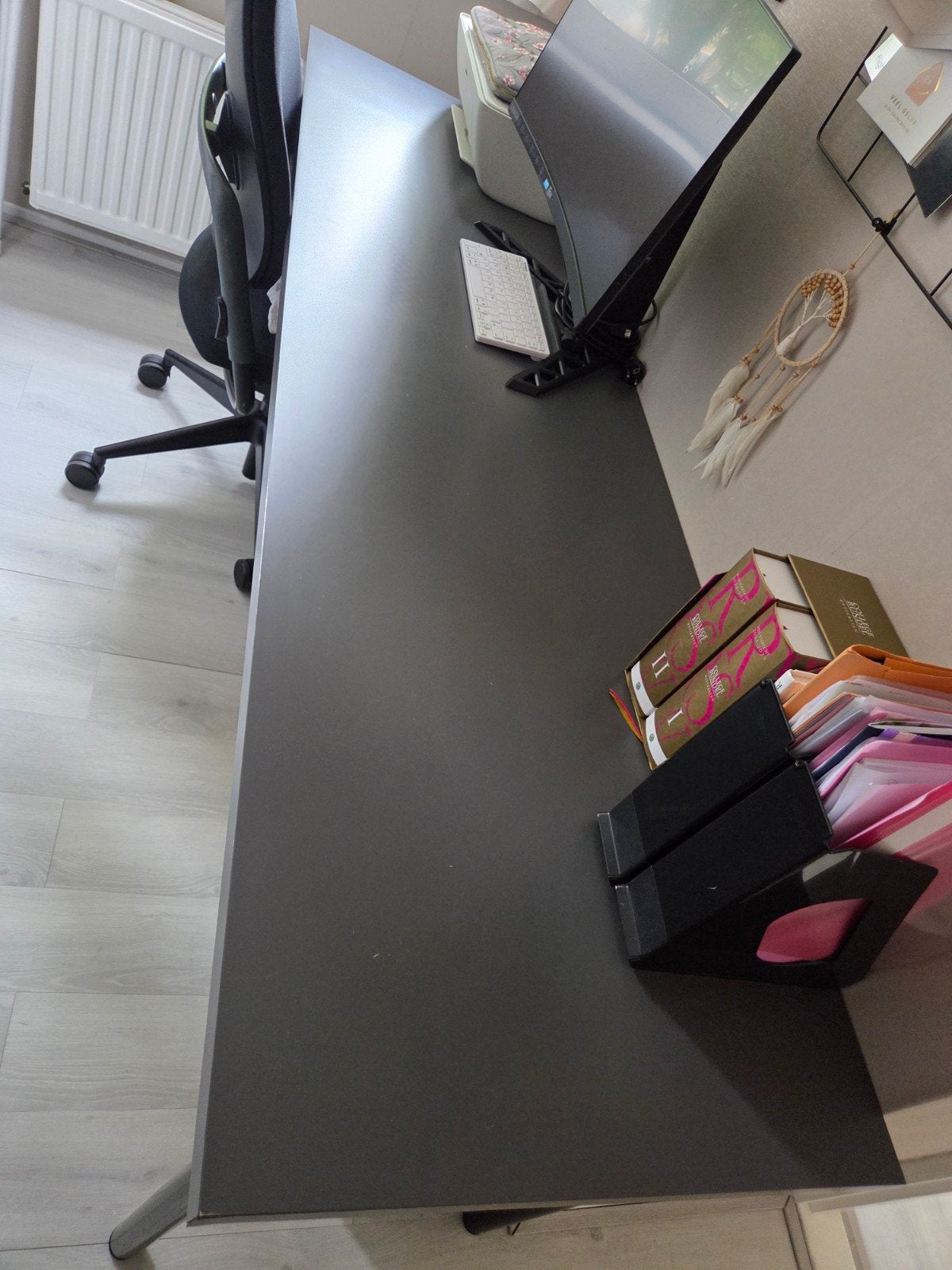 Grijs bureau 200x60, Huis en Inrichting, Bureaus, Gebruikt, Spaanplaat of MDF, Ophalen of Verzenden, Overige merken