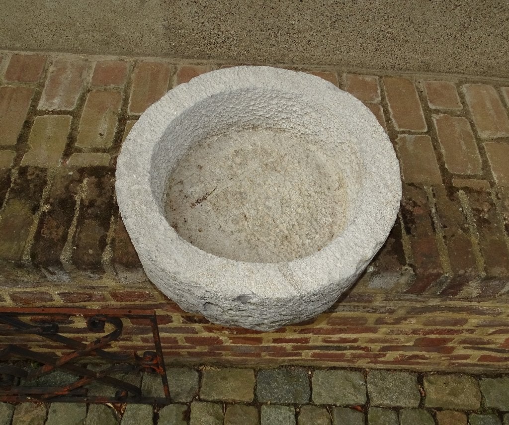 oude ronde arduinen trog drinkbak, Ophalen