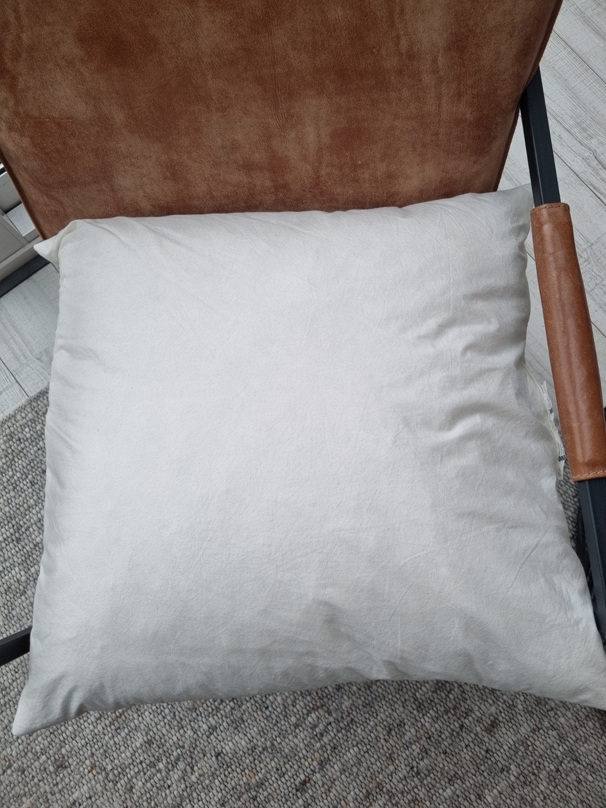 Binnenkussen met veren van Ikea 65x65 cm., Ophalen, Zo goed als nieuw, Beige, Vierkant