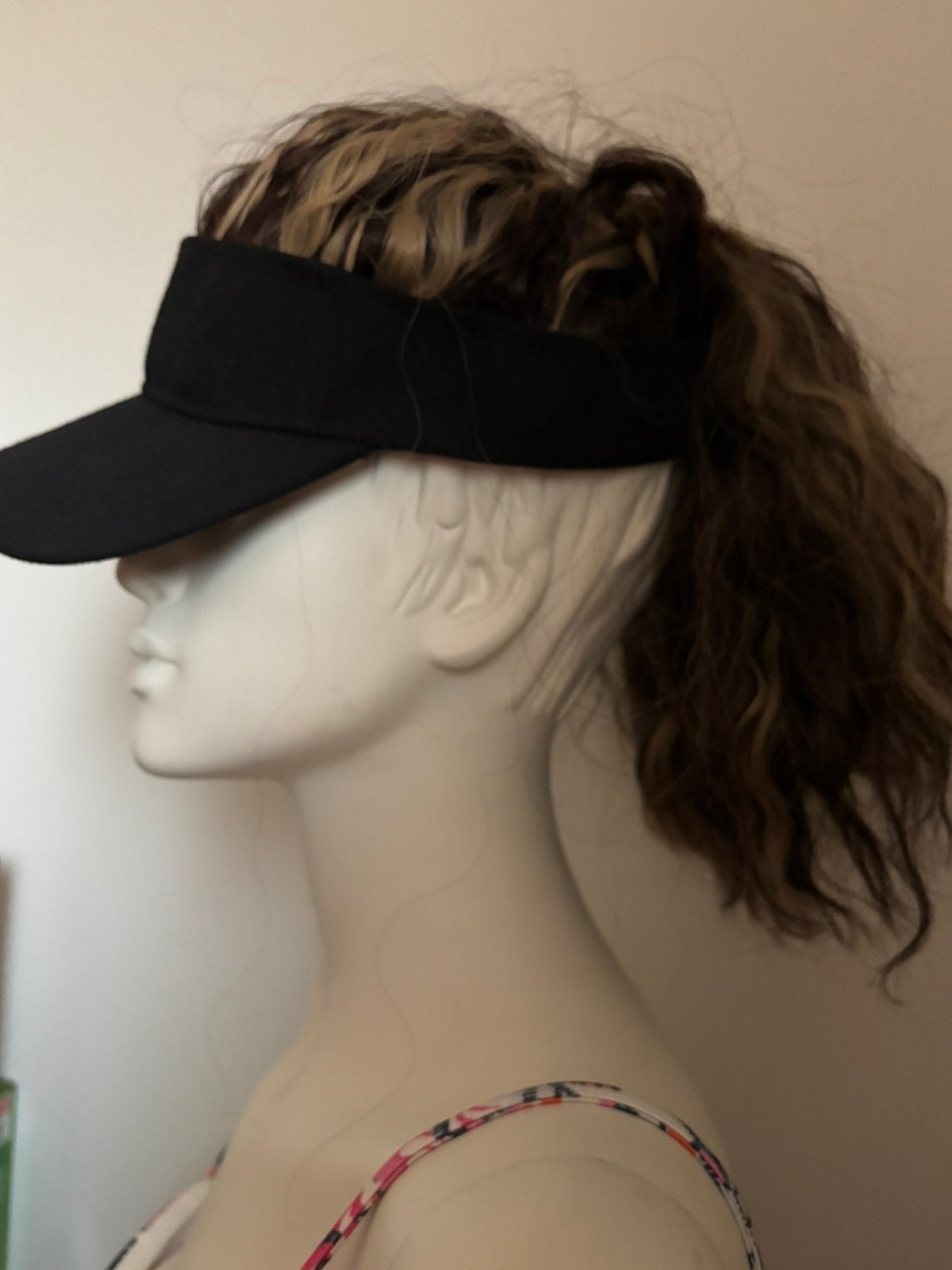 Pet/Hoed met paardenstaart pruik, Ophalen of Verzenden, Zo goed als nieuw, One size fits all