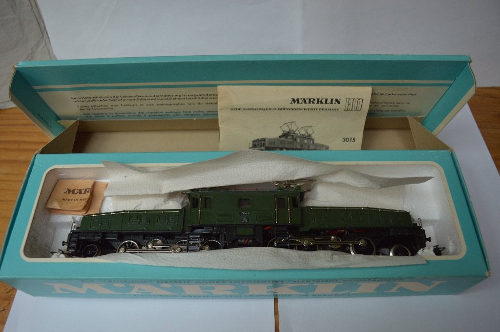 Märklin 3015 : SBB krokodil nieuw in doos, Wisselstroom, Locomotief, Ophalen of Verzenden, Zo goed als nieuw