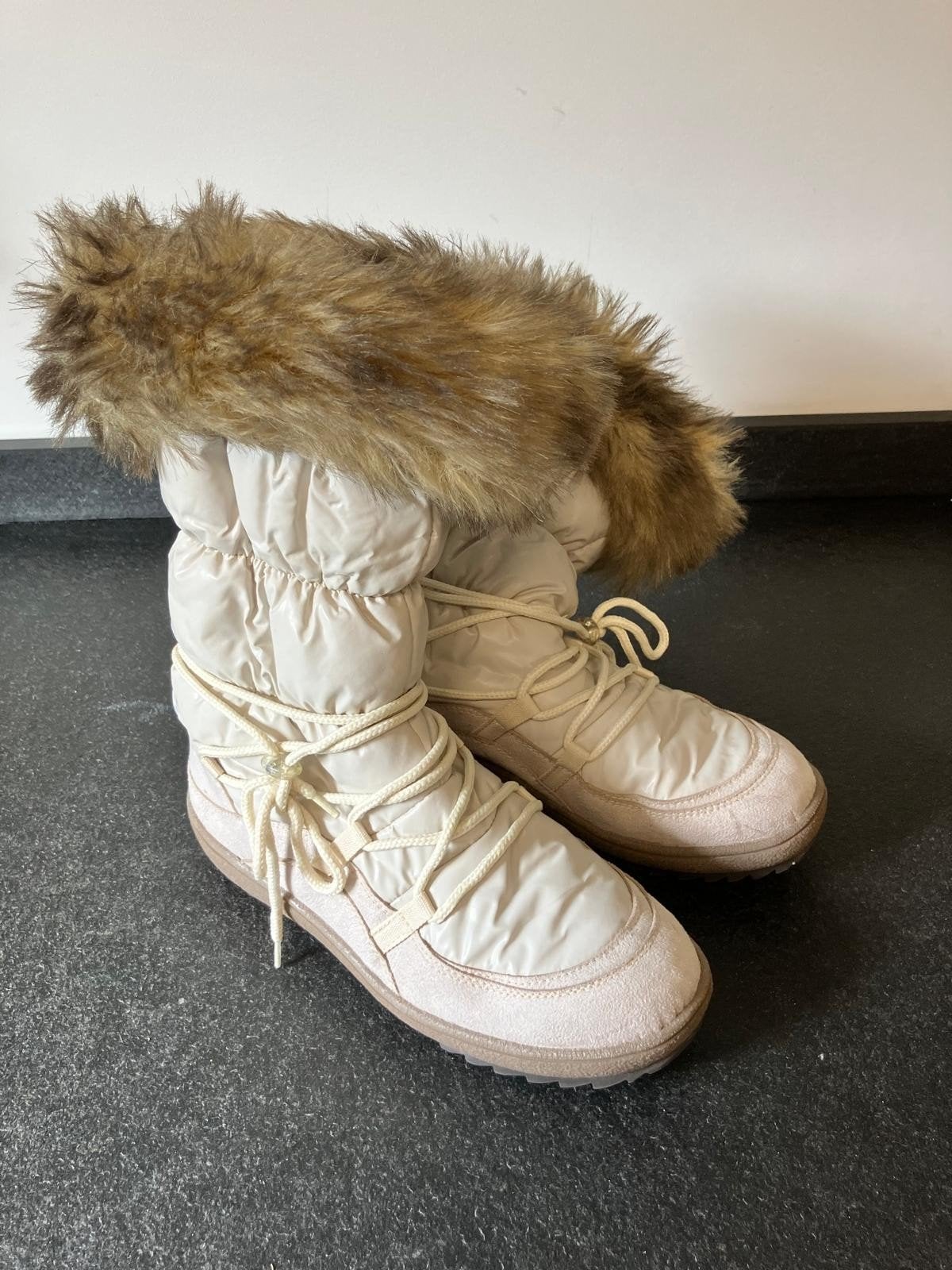 Dames Snowboots Maat 39 - Hoog model met Zachte voering, Beige, Snowboots, Ophalen of Verzenden, Gedragen