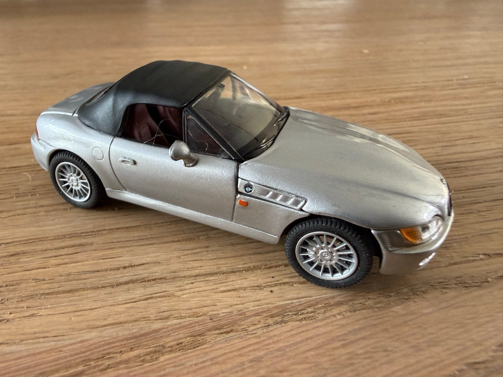 BMW Z3 modelauto - 1:43, Zilverkleurig met zwart dak, Ophalen of Verzenden, Gebruikt, Auto, Overige merken