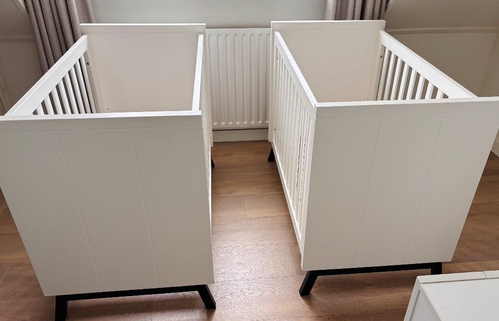 2x stevige baby ledikantjes te koop, €160 voor beide, Ophalen, Zo goed als nieuw, Ledikant