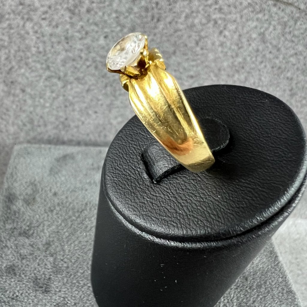 Gouden Ring | 18k | 5,24g | solitair | zirkonia | 18| 414299, Gebruikt, Ophalen of Verzenden, 17 tot 18, Dame