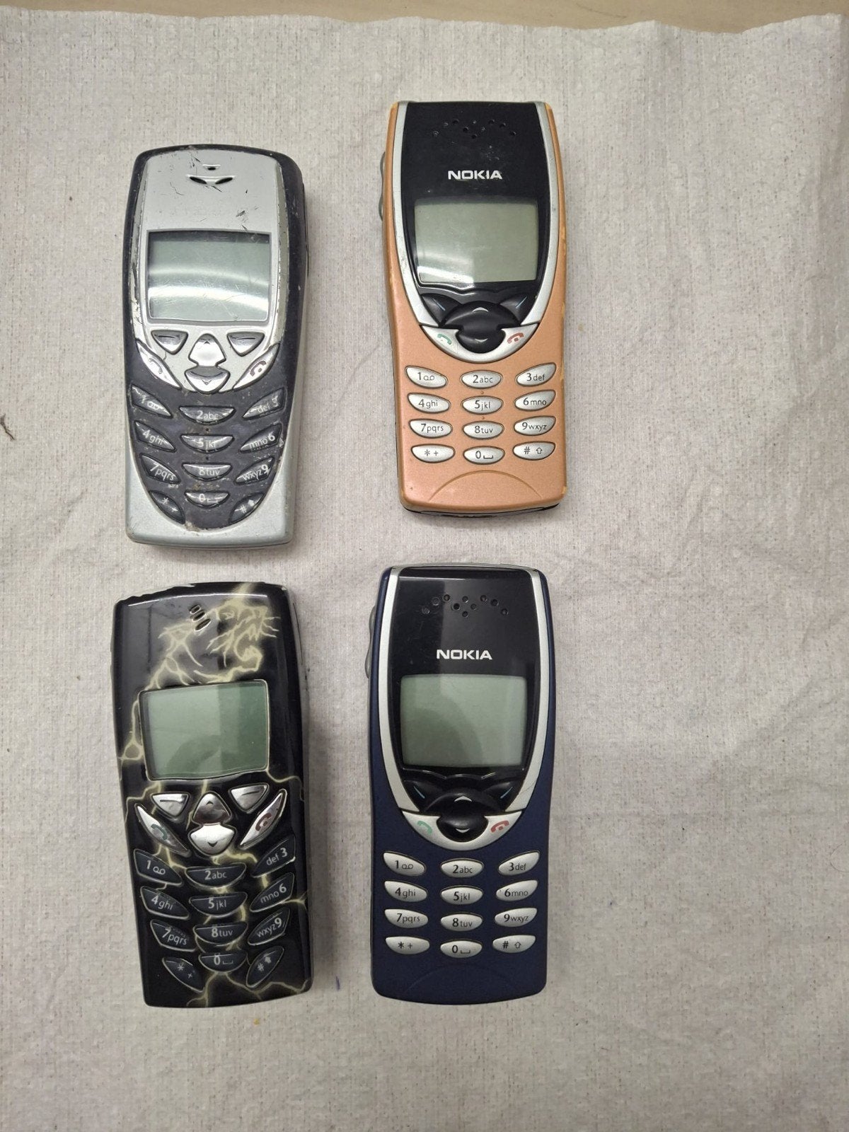 Nokia 8210 en 8310, Ophalen of Verzenden, Geen camera, Zwart