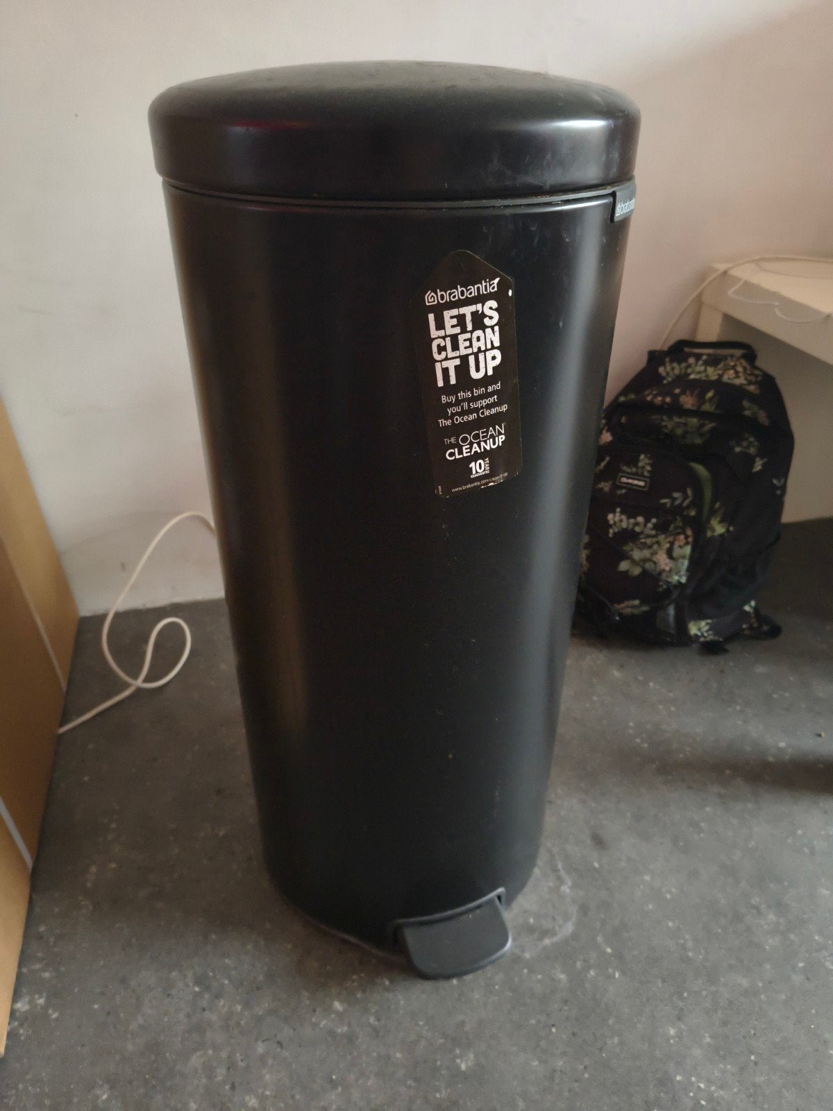 Brabantia prullenbak met pedaal - Zwart, Met pedaal, Ophalen of Verzenden, Metaal, 20 tot 30 liter