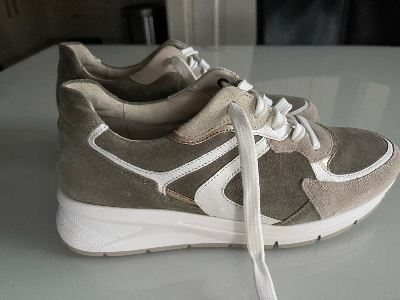 Gabor sneakers - maat 38 maat 5, Kleding | Dames, Verzenden, Beige, Sneakers of Gympen, Zo goed als nieuw