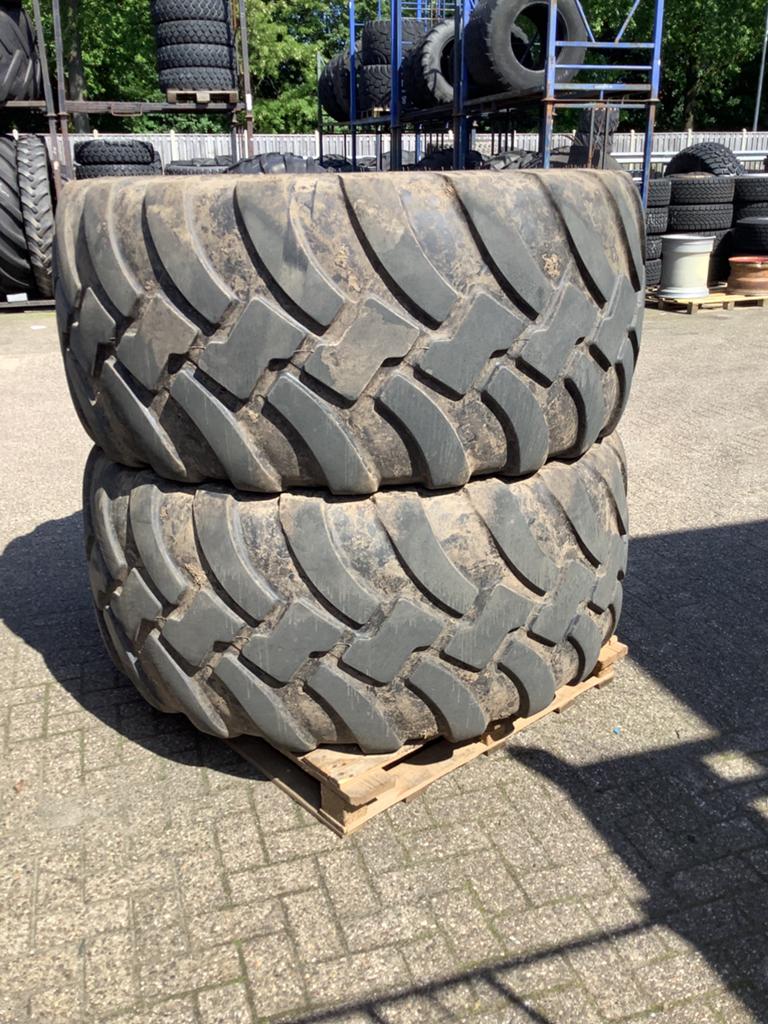750/60R30.5 Bkt FL630 gebruikt, Ophalen