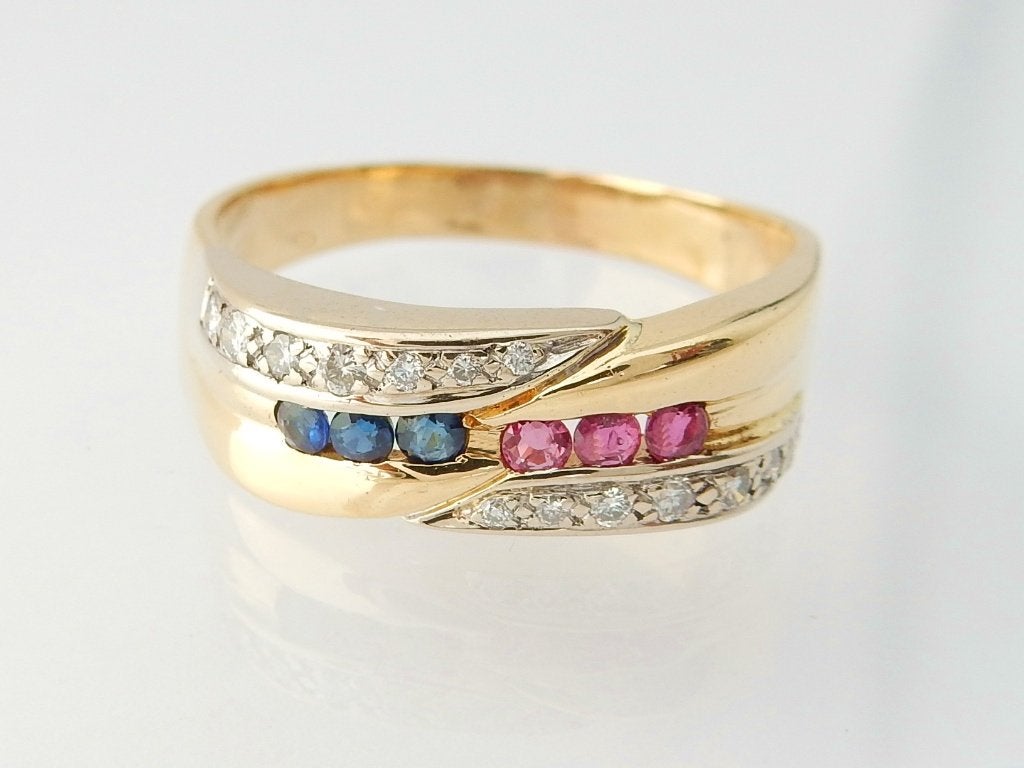 18 karaat Gouden Ring Saffieren Robijnen en 14 Diamanten, 20 of groter, Ophalen of Verzenden, Zo goed als nieuw, Met edelsteen
