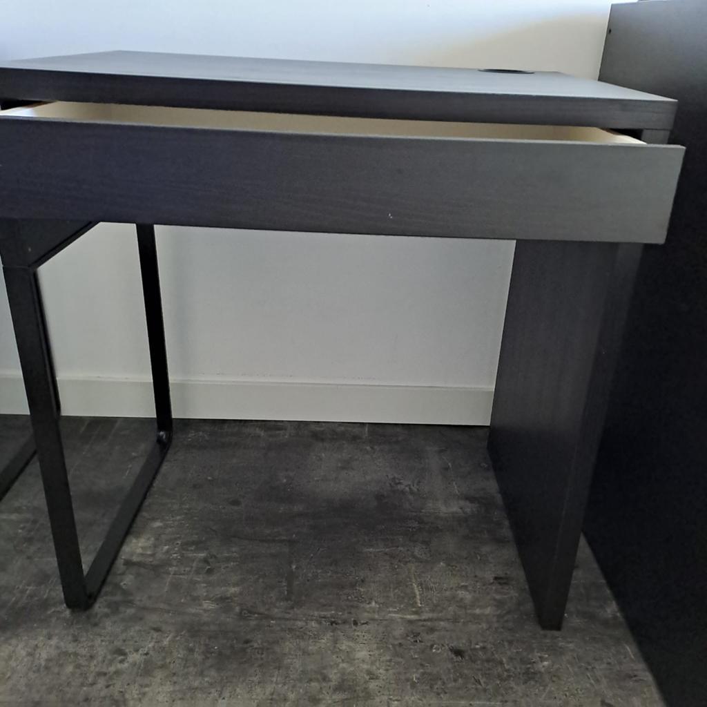 Bureau IKEA MICKE Zwart, Huis en Inrichting, Bureaus, Ophalen, Zwart, Gebruikt, Met lades