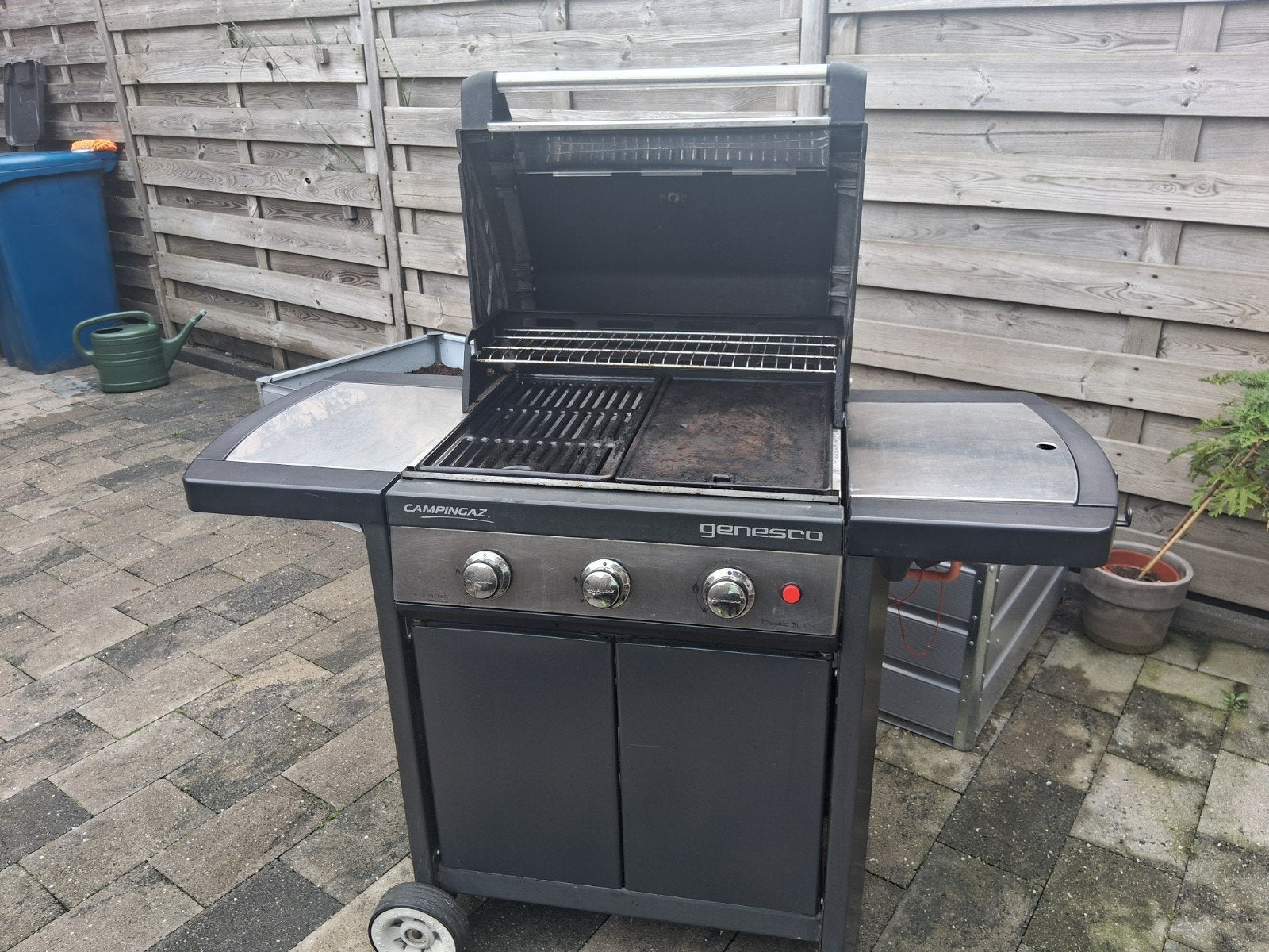 Campingaz Genesco Classic 3B gasbarbecue met zijbrander, Ophalen of Verzenden, Gebruikt, Campingaz