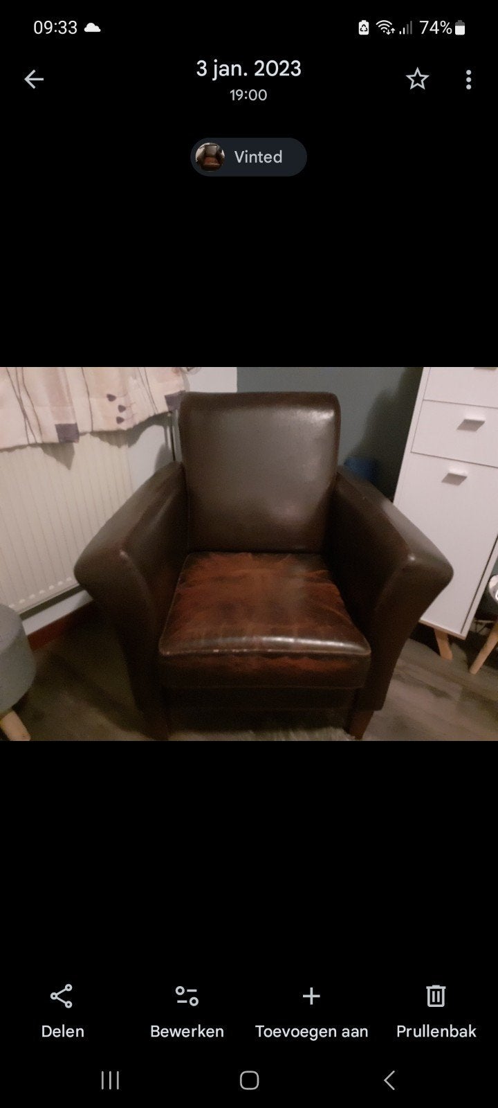 Comfortabele bruine leren fauteuil, Huis en Inrichting, Fauteuils, Gebruikt, Klassiek, Comfortabel, Ophalen of Verzenden, 75 tot 100 cm