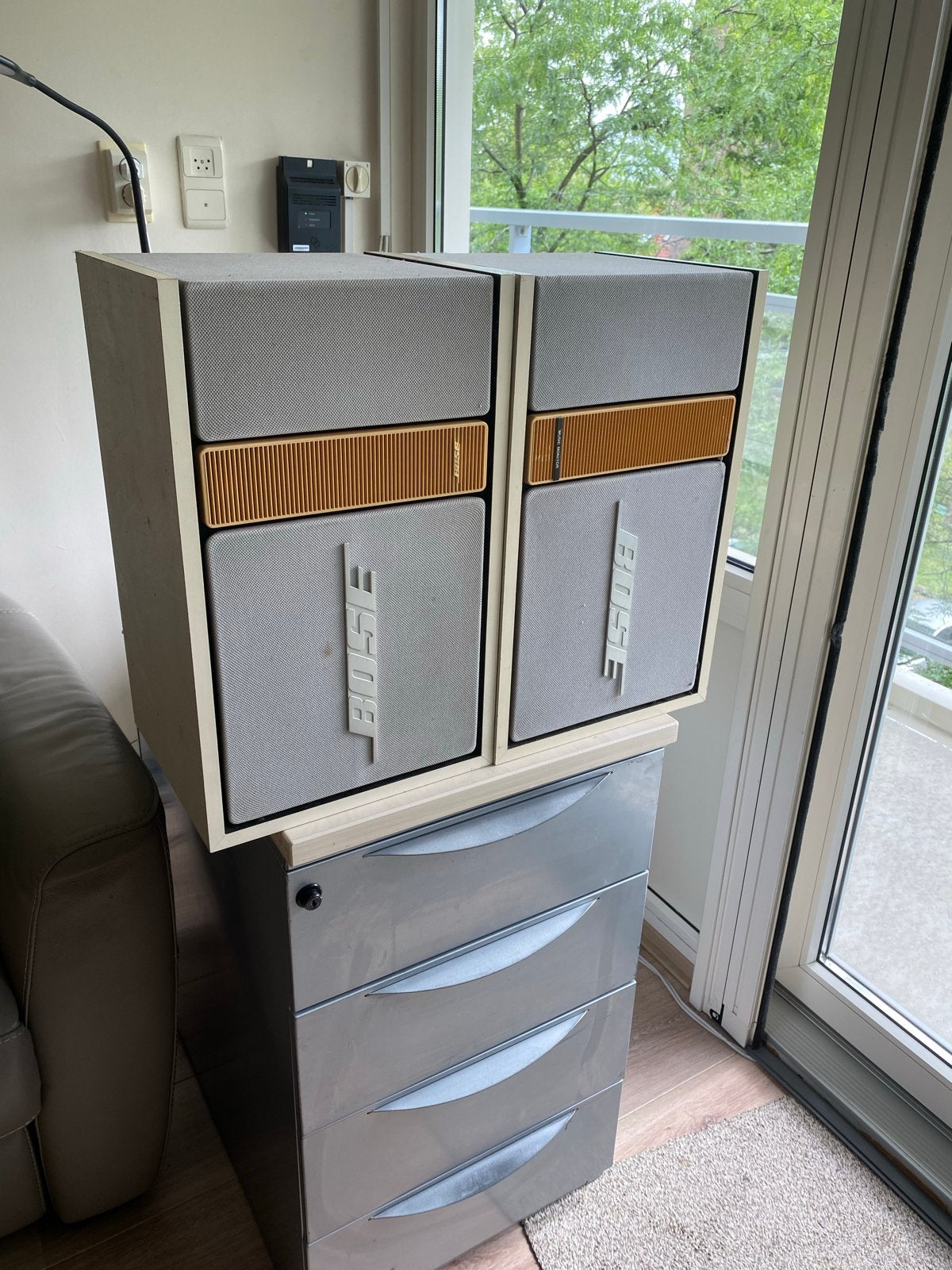 2 Bose 301 Music Monitor-II speakers - Vaste prijs