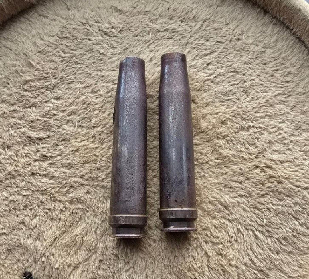 Twee dezelfde 20cm flak hulzen uit 1938 / onklaar, Ophalen of Verzenden, Duitsland, Hulzen of Bodemvondsten