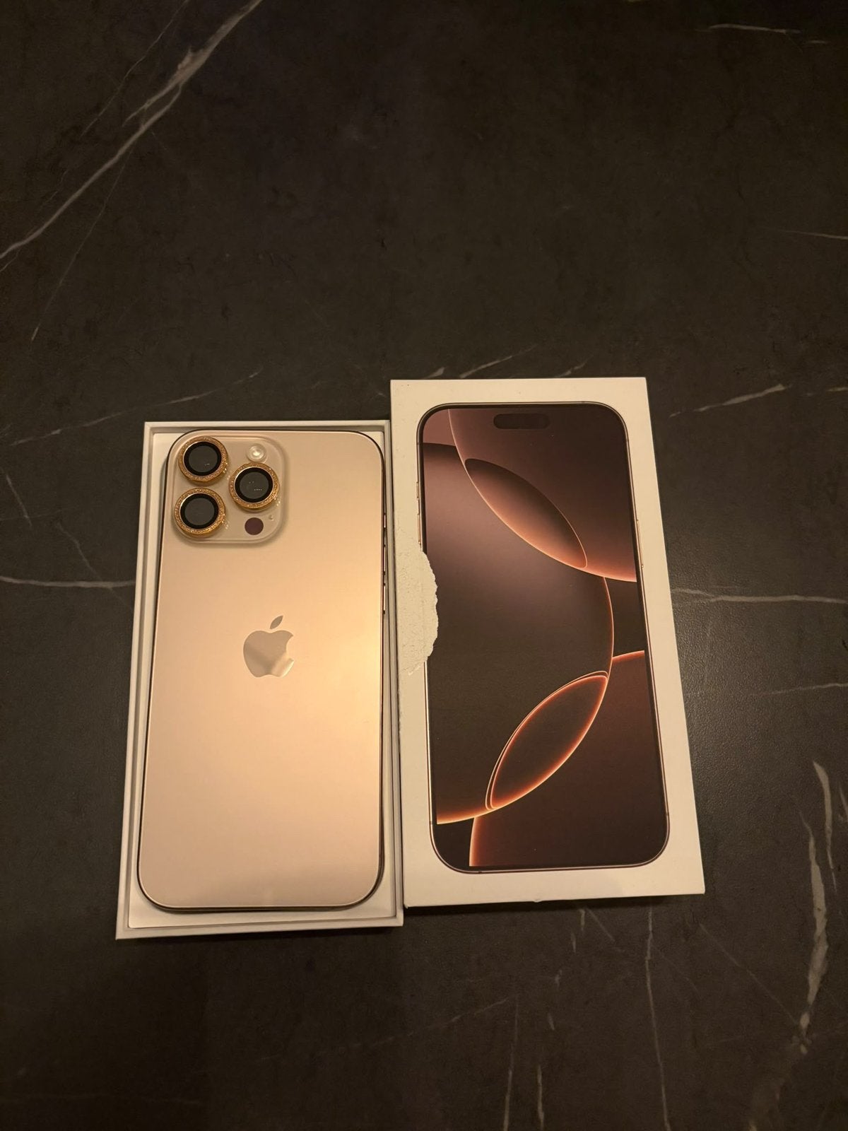 iPhone 16 Pro Max 256GB Desert Titanium – zo goed als nieuw, Telecommunicatie, IPhone 16 Pro Max, Zo goed als nieuw, Goud, Ophalen