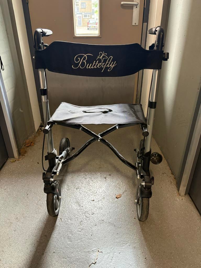 Lichtgewicht Rollator Butterfly – Zo goed als nieuw (7 kg), Ophalen of Verzenden, Lichtgewicht, Zo goed als nieuw