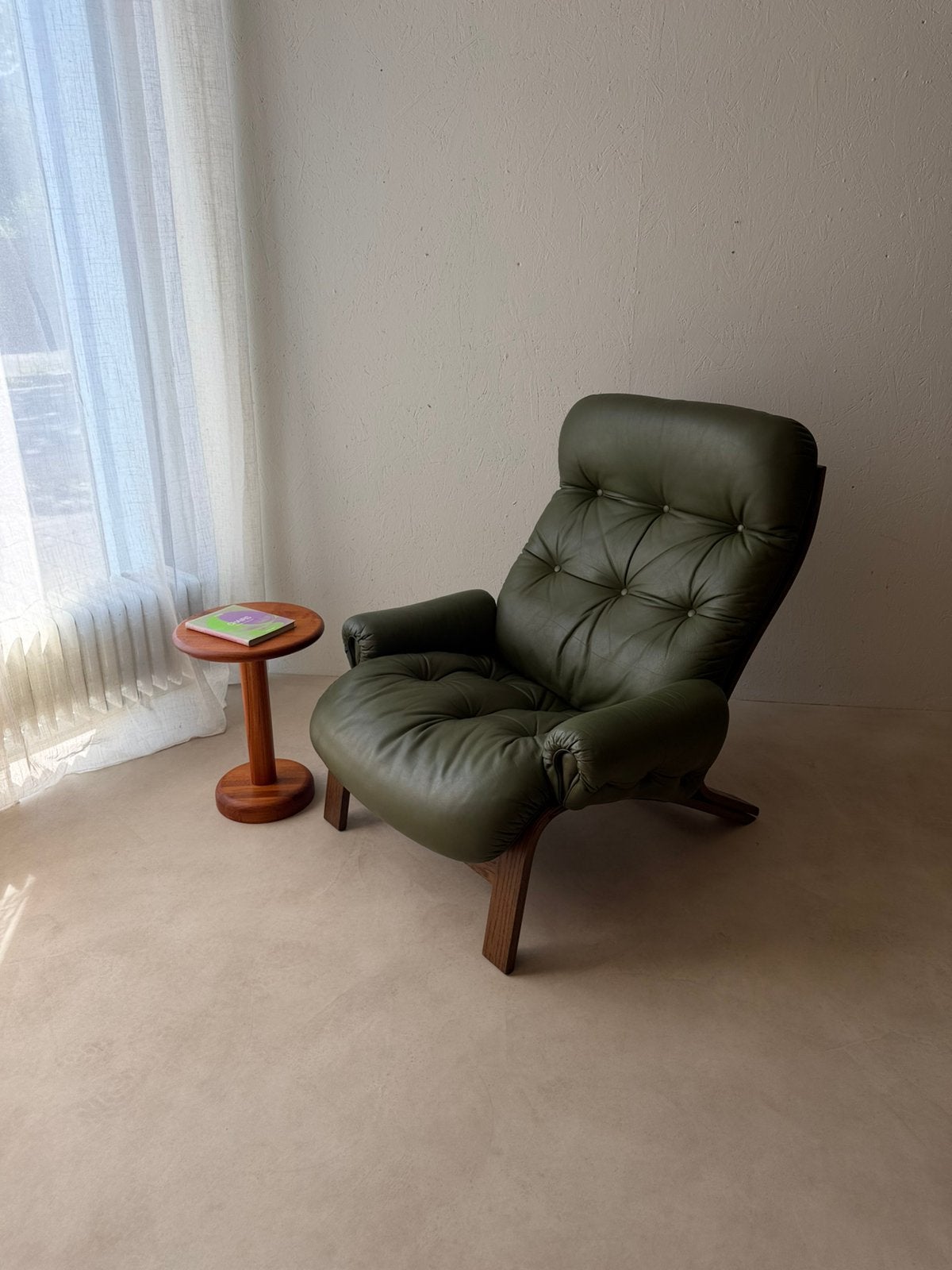 Rybo Rykken fauteuil Solheim groen leer 60s - Bij de Tijd, Ophalen of Verzenden, Gebruikt, Metaal, Scandinavisch jaren 60