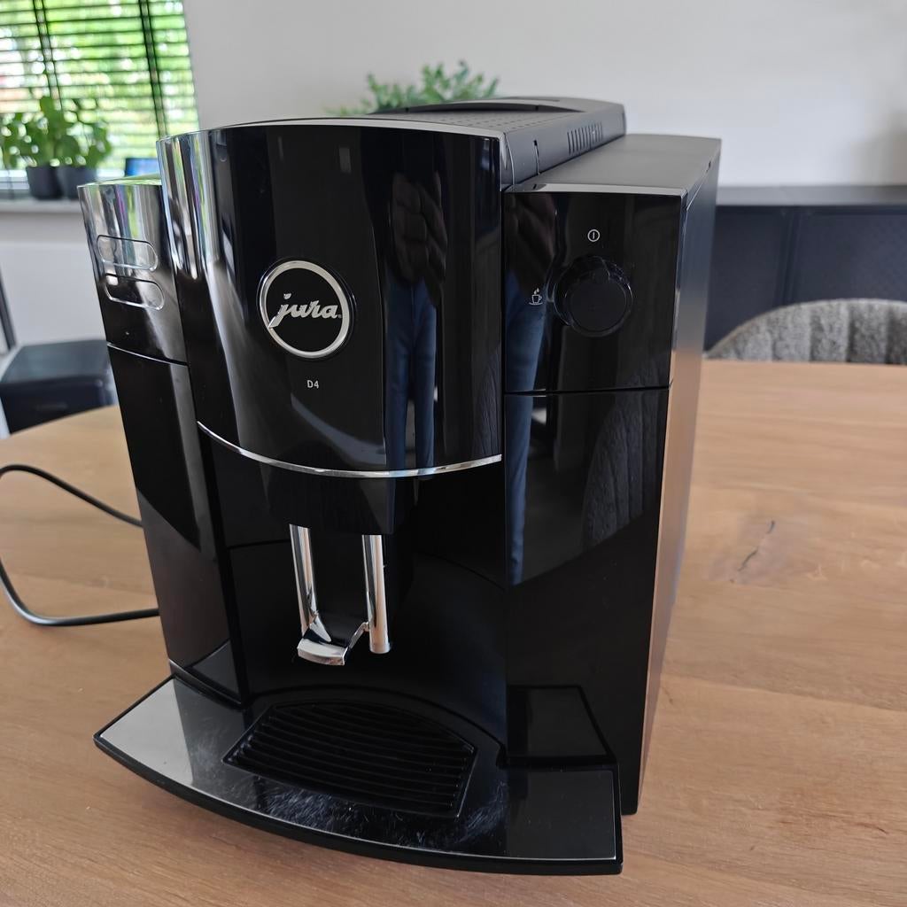 Jura D4 volautomatische koffiemachine - Zo goed als nieuw, Witgoed en Apparatuur, Koffiezetapparaten, Zo goed als nieuw, Koffiebonen