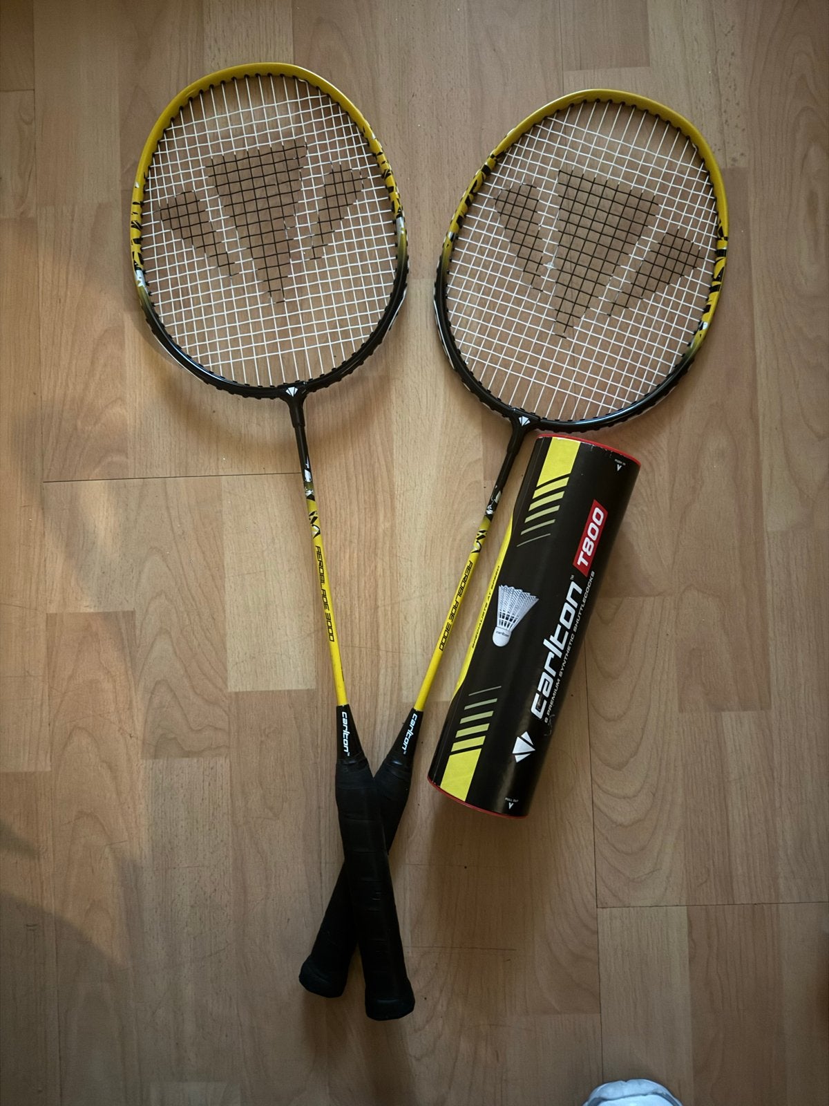 Badminton Rackets met Shuttle Koker - Carlton T800, Ophalen of Verzenden, Zo goed als nieuw, Racket(s)