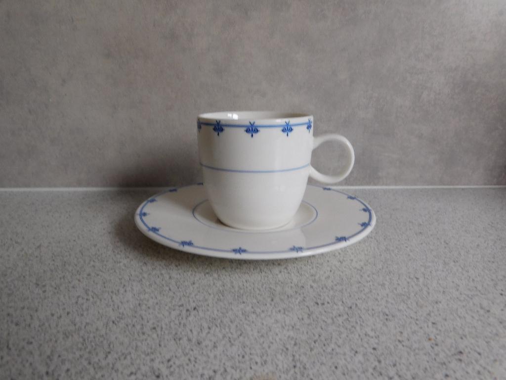 Kop en schotel Expat Dutch Design, Ophalen of Verzenden, Zo goed als nieuw, Overige stijlen, Kop(pen) en/of Schotel(s)