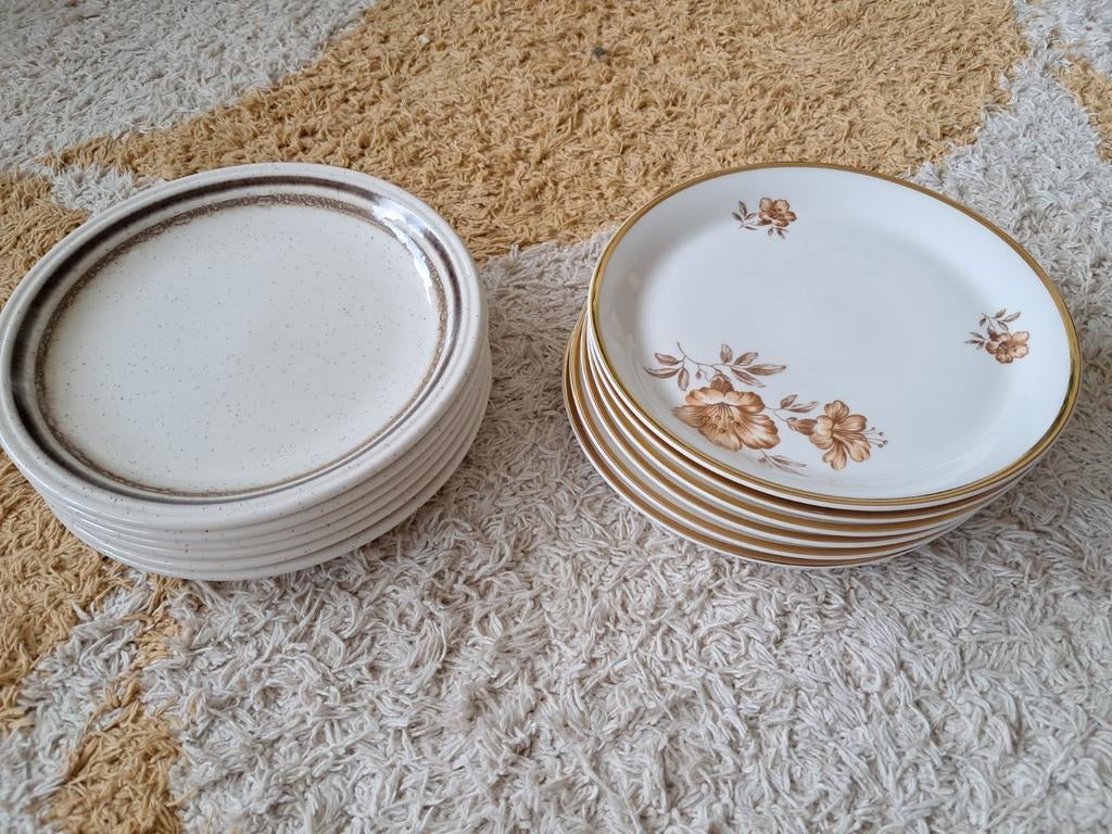 12 gebaksbordjes, 6 met bloemen en 6 gespikkeld, Ophalen, Porselein, Overige stijlen, Bord(en)